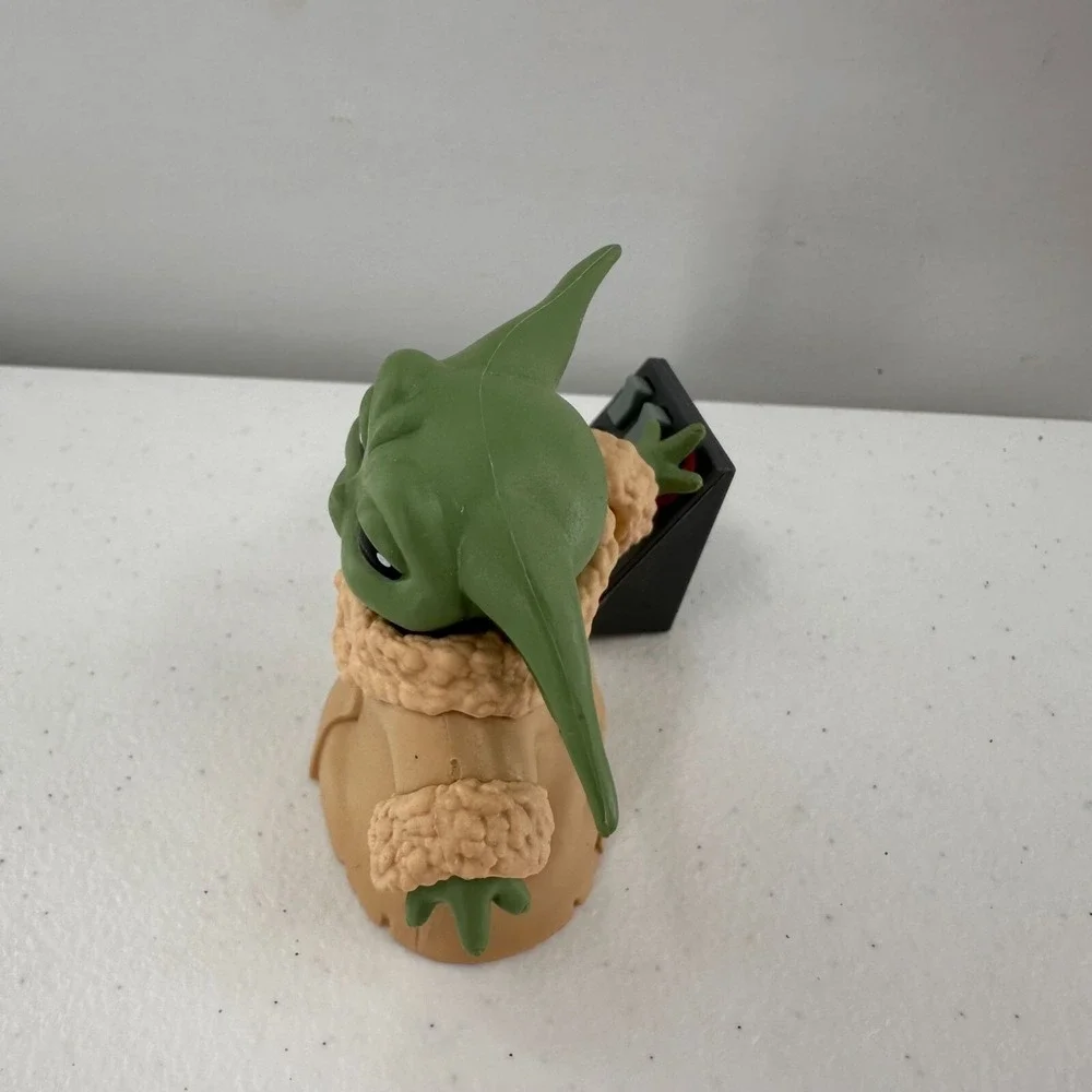 Hasbro grogu figurine